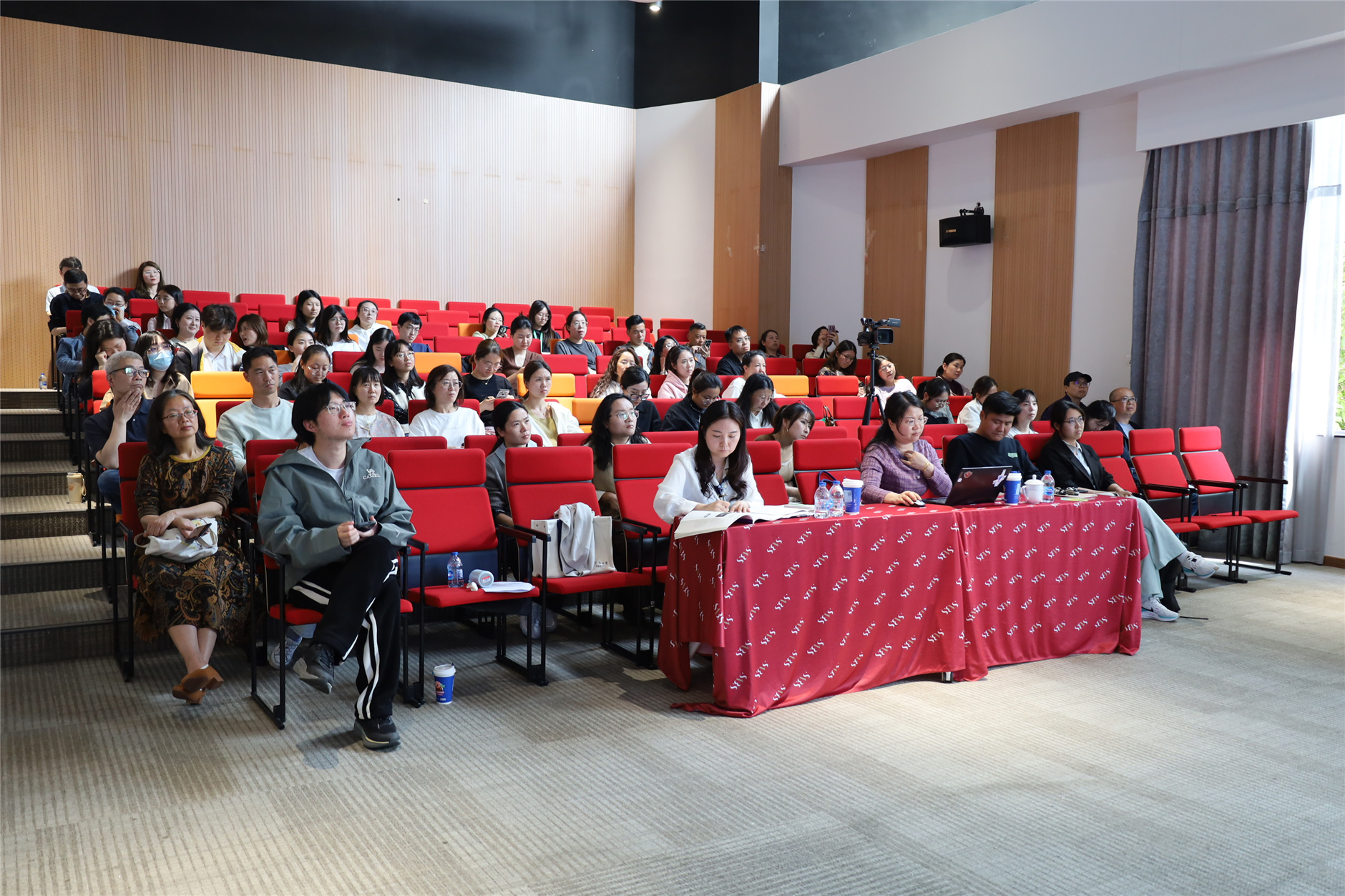 IMG_1983.jpg IMG_1983.jpg